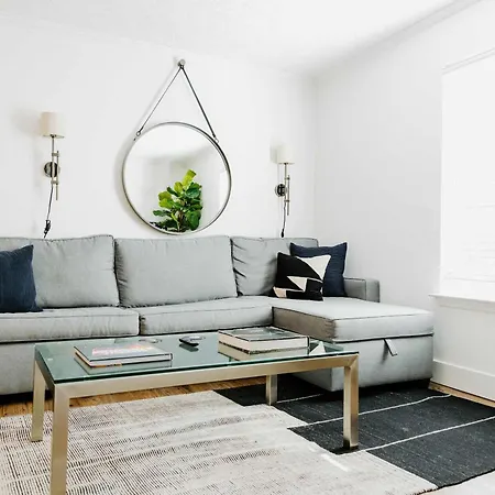 Entire Top Floor Of Suites Of The Vinyl Sleeps 16 On Music Row